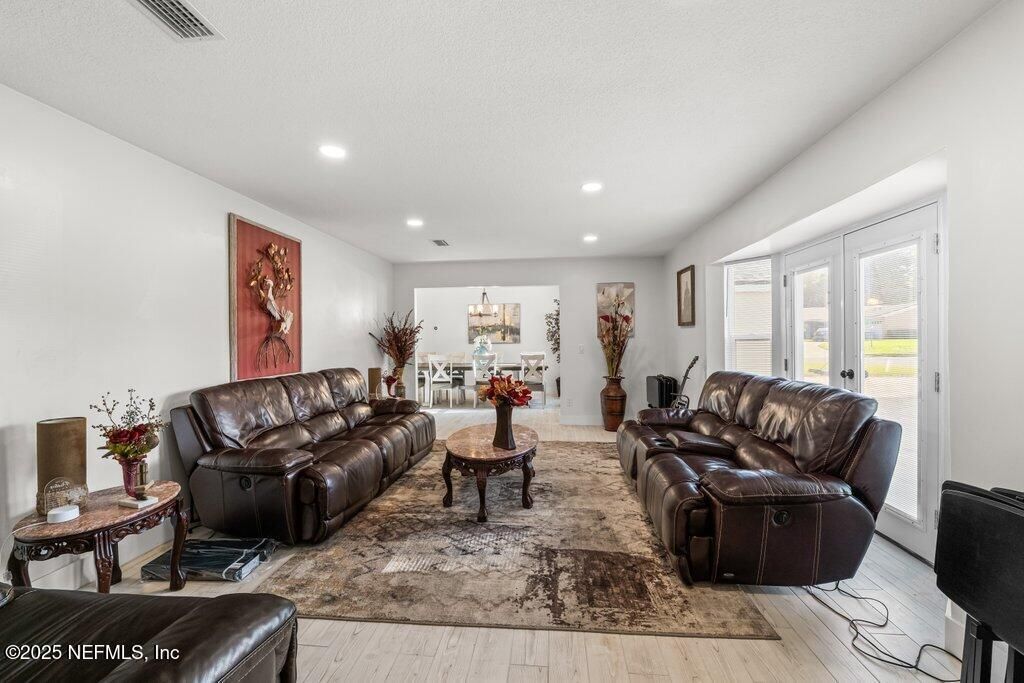3956 Tara Hall Drive, Jacksonville, FL 32277 Photo