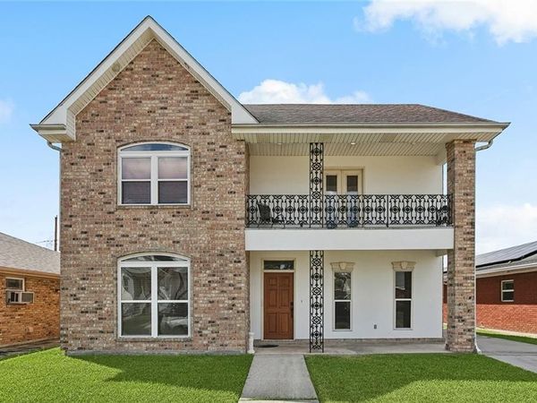 8404 GALLEON Drive, Chalmette, LA 70043