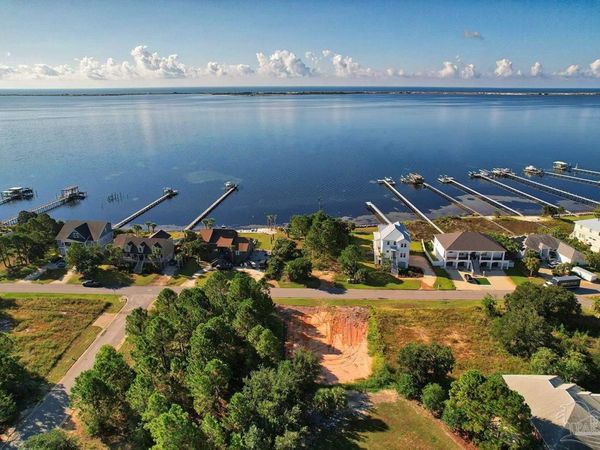 4140 Madura Rd, Gulf Breeze, FL 32563