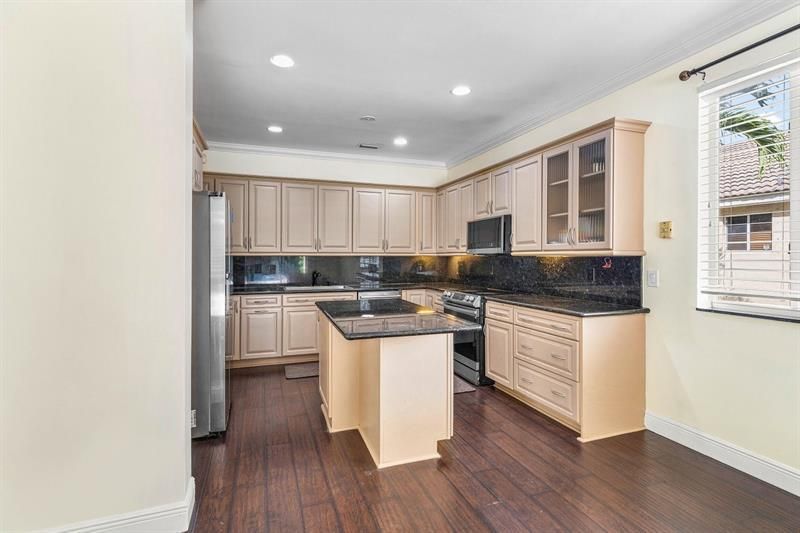 1325 Camellia Circle, Weston, FL 33326 Photo