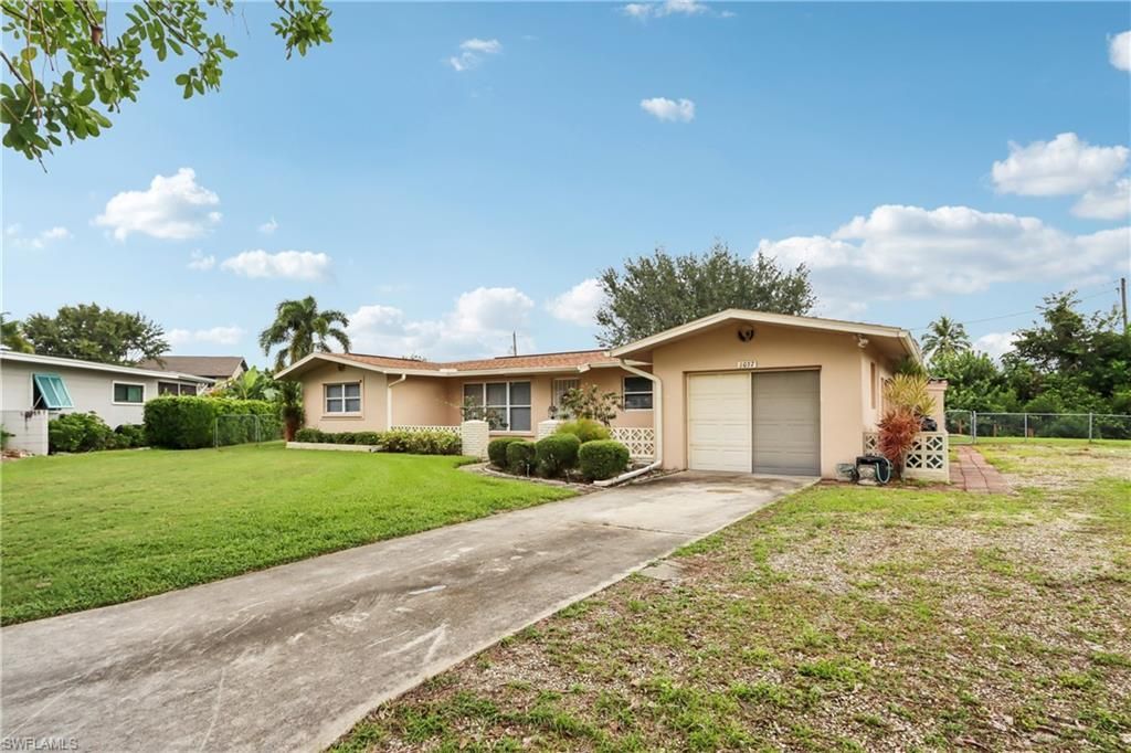1037 Ione Dr, Fort Myers, FL 33919 Photo