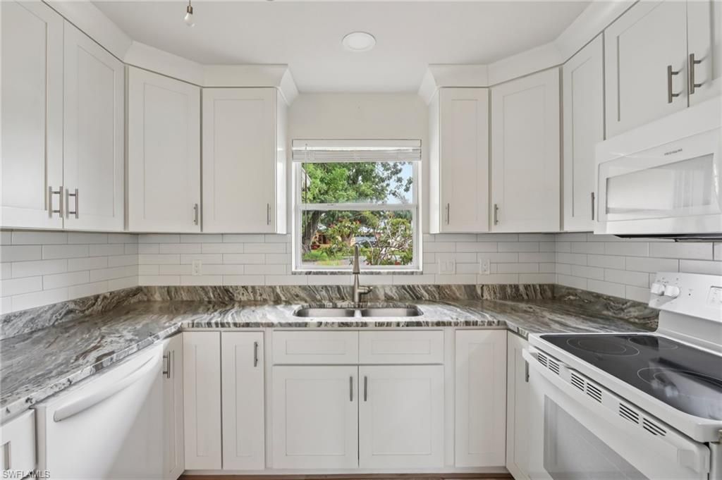 1037 Ione Dr, Fort Myers, FL 33919 Photo