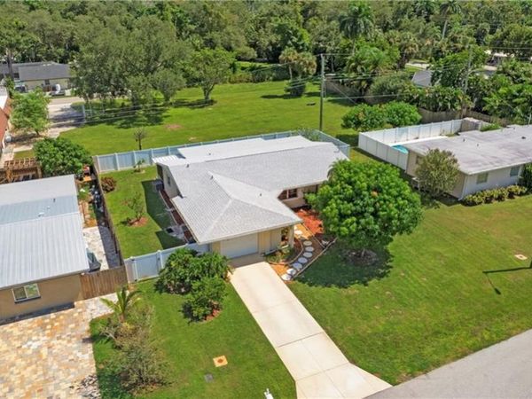 2963 Holly RD, FORT MYERS, FL 33901