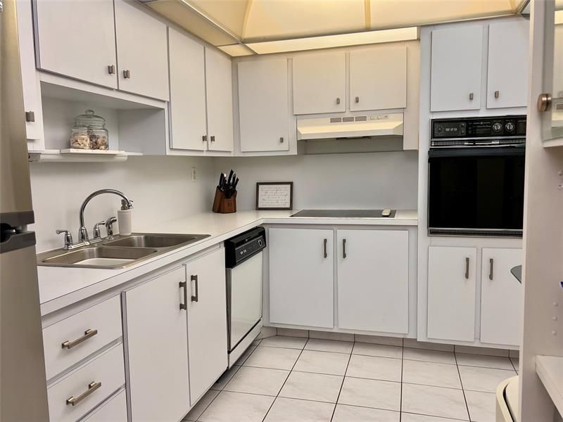4250 Galt Ocean Drive, Unit 7K, Fort Lauderdale, FL 33308 Photo