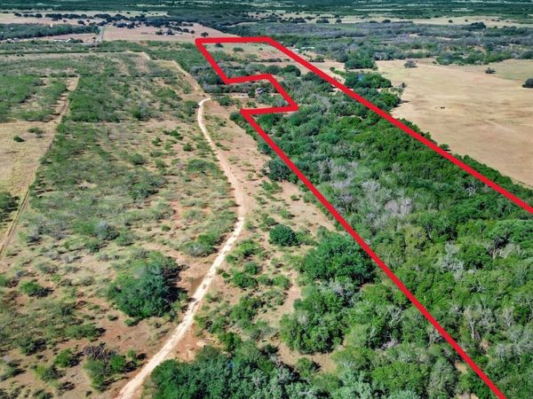 1814 State Highway 123 S, Stockdale, TX 78160