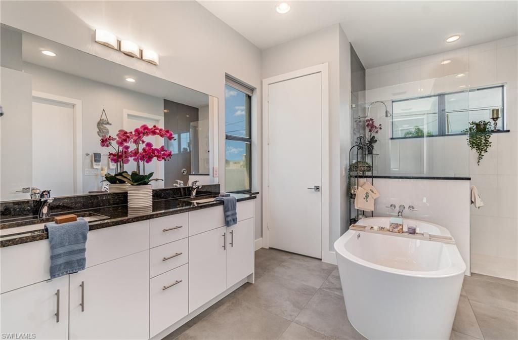 1607 NW 38th Ave, Cape Coral, FL 33993 Photo