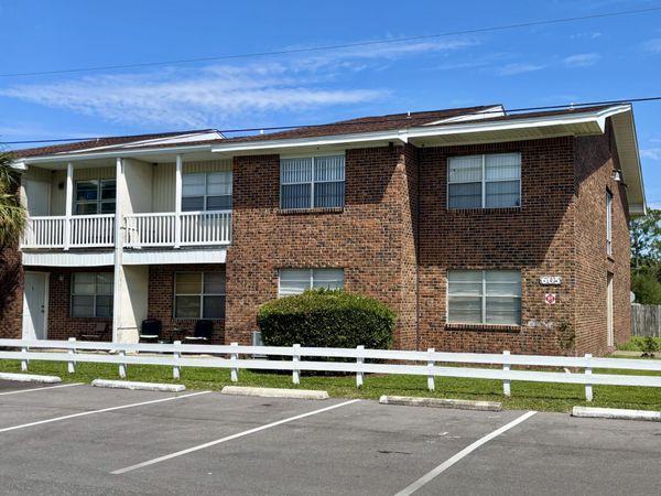 605 Colonial Drive, Unit 2, Fort Walton Beach, FL 32547
