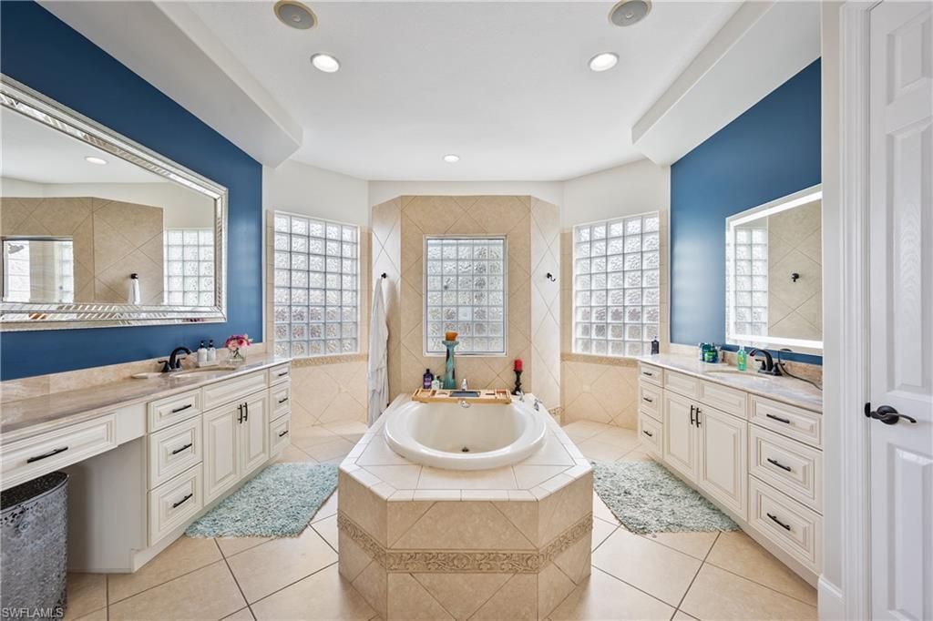 19396 La Serena Dr, Estero, FL 33967 Photo