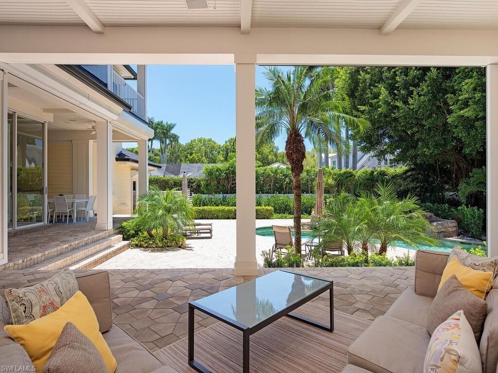 194 4th Ave N, Naples, FL 34102 Photo