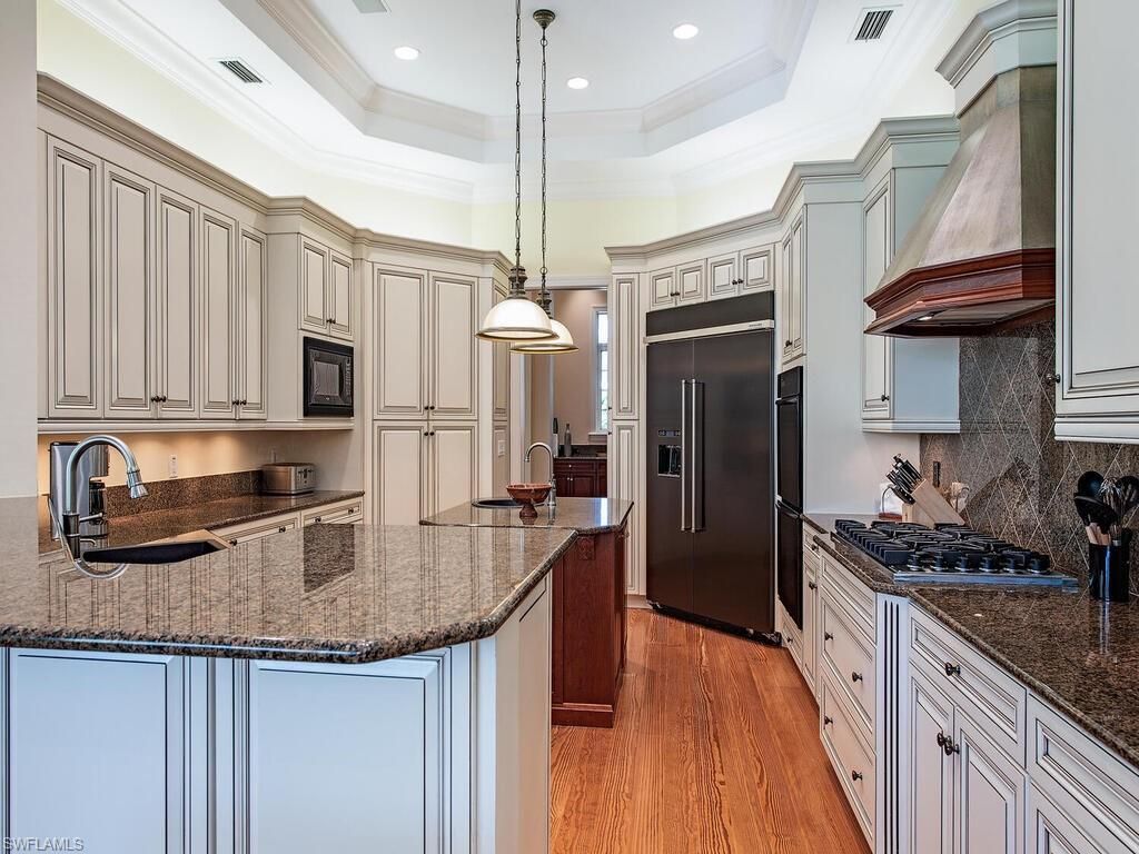 194 4th Ave N, Naples, FL 34102 Photo