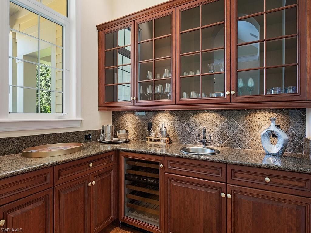 194 4th Ave N, Naples, FL 34102 Photo