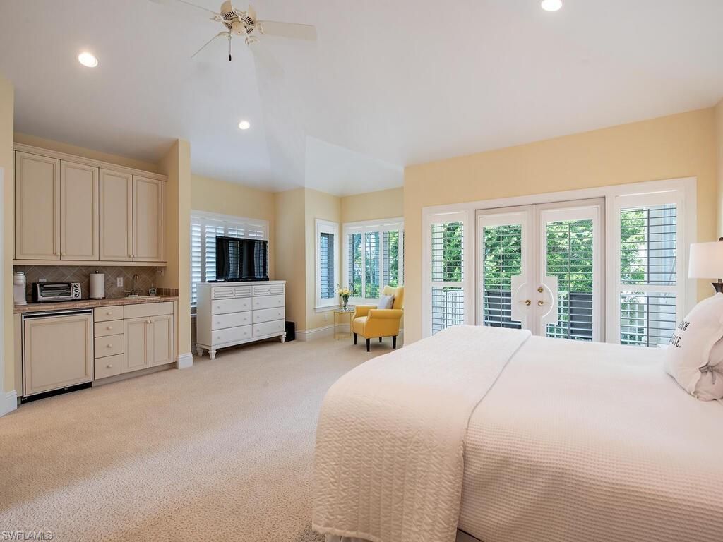 194 4th Ave N, Naples, FL 34102 Photo