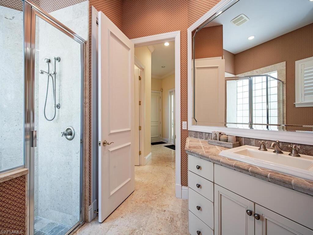 194 4th Ave N, Naples, FL 34102 Photo