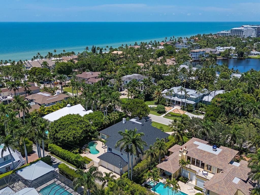 194 4th Ave N, Naples, FL 34102 Photo