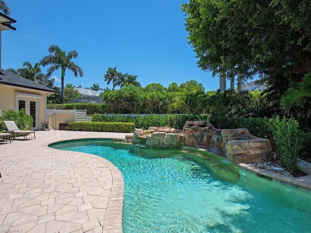 194 4th Ave N, Naples, FL 34102 Photo