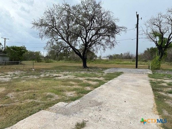 840 Hamilton Street , Sinton, TX 78387