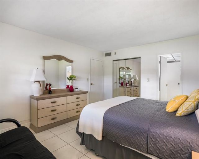 4705 NW 35th Street, Unit 411, Lauderdale Lakes, FL 33319 Photo