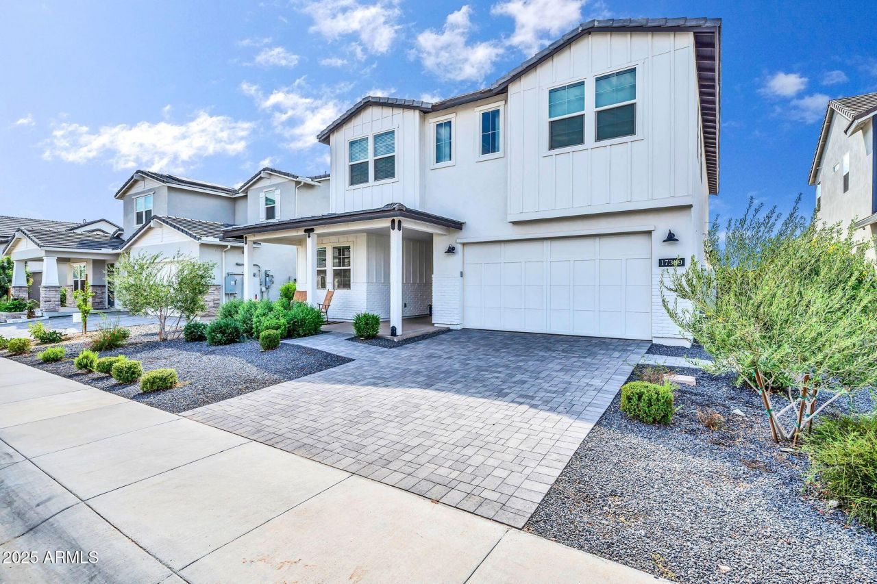 17329 W GRETNA Street Surprise, AZ 85388