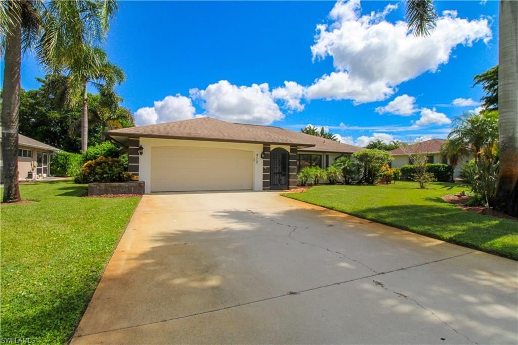 213 Bay Meadows Dr, Naples, FL 34113 Photo