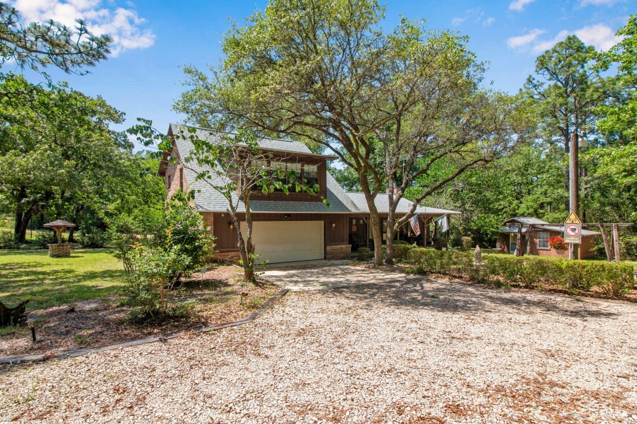 2509 S Lakeview Drive, Crestview, FL 32536 Main Photo