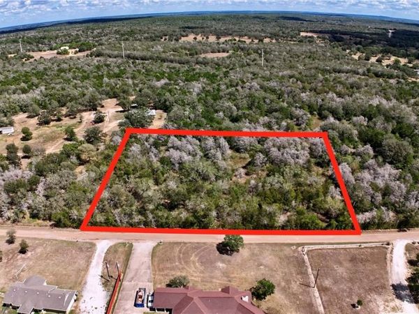 404 N Raymond Road, La Grange, TX 78945