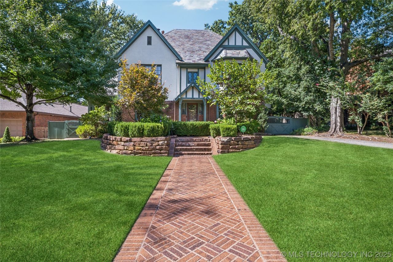 2238 Terwilleger Boulevard, Tulsa, OK 74114 Main Photo