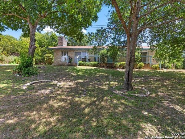 609 River Rd, Blanco, TX 78606