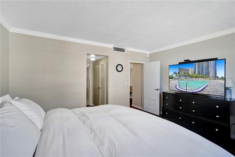 4250 Galt Ocean Dr, Unit 9R, Fort Lauderdale, FL 33308 Photo