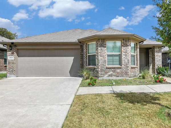 2920 Manu Street, Fort Worth, TX 76123