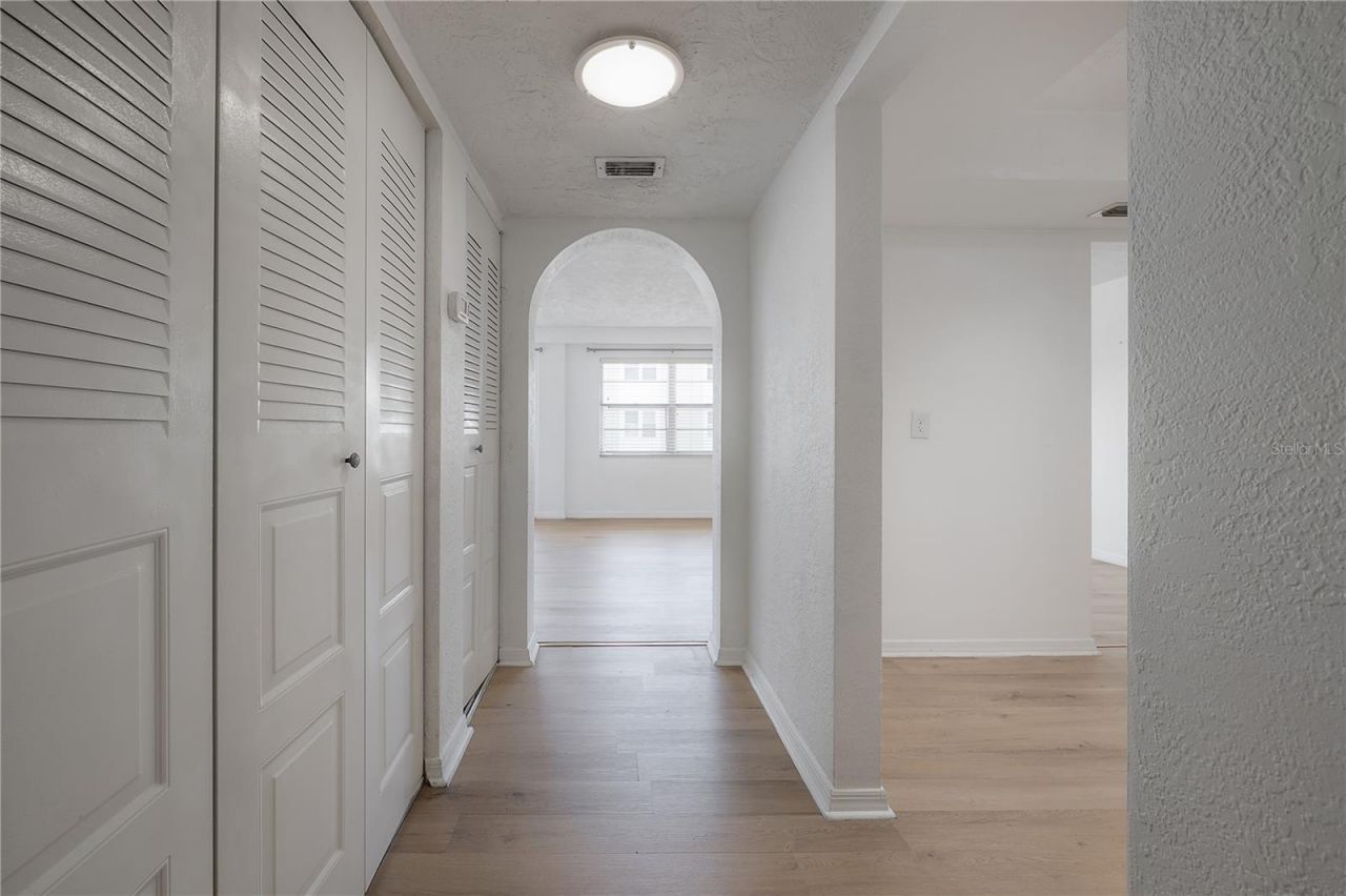 4681 1st Street Ne, Unit 209, Saint Petersburg, FL 33703 Photo