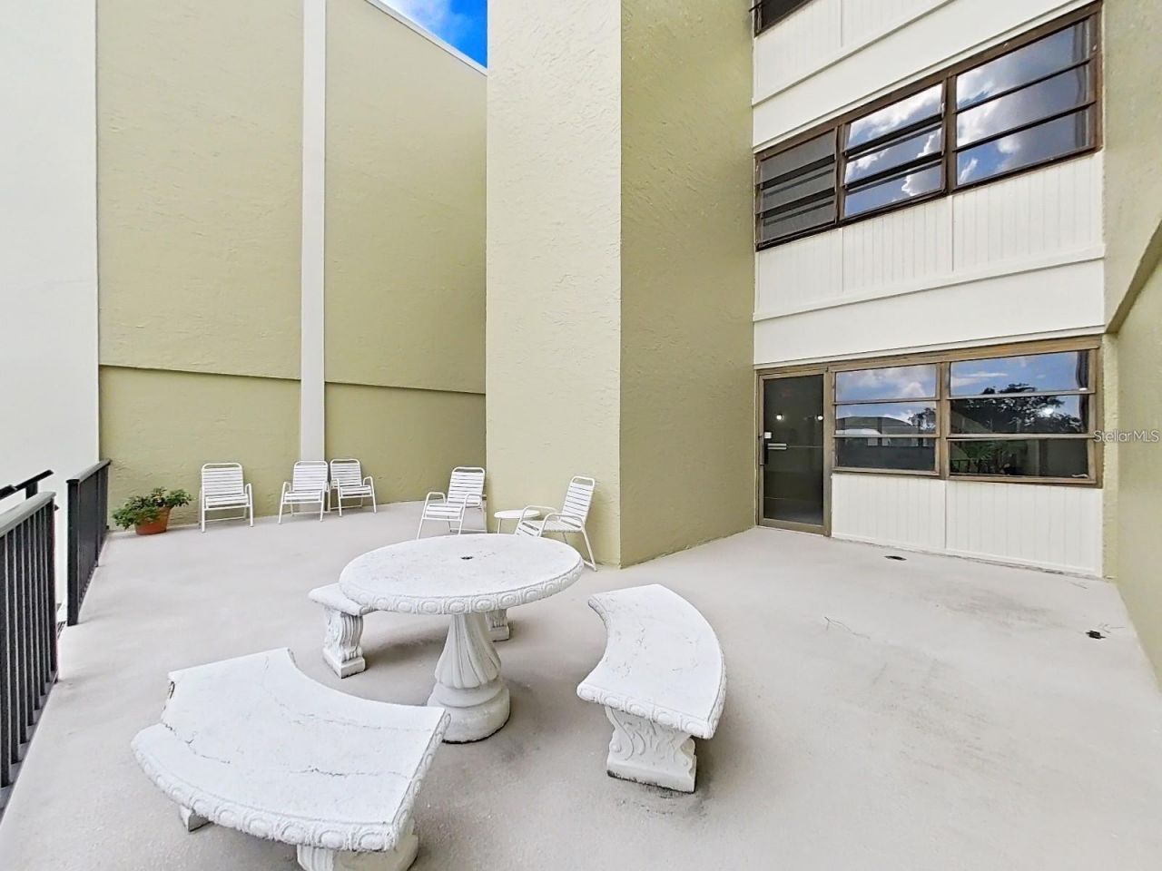 4681 1st Street Ne, Unit 209, Saint Petersburg, FL 33703 Photo