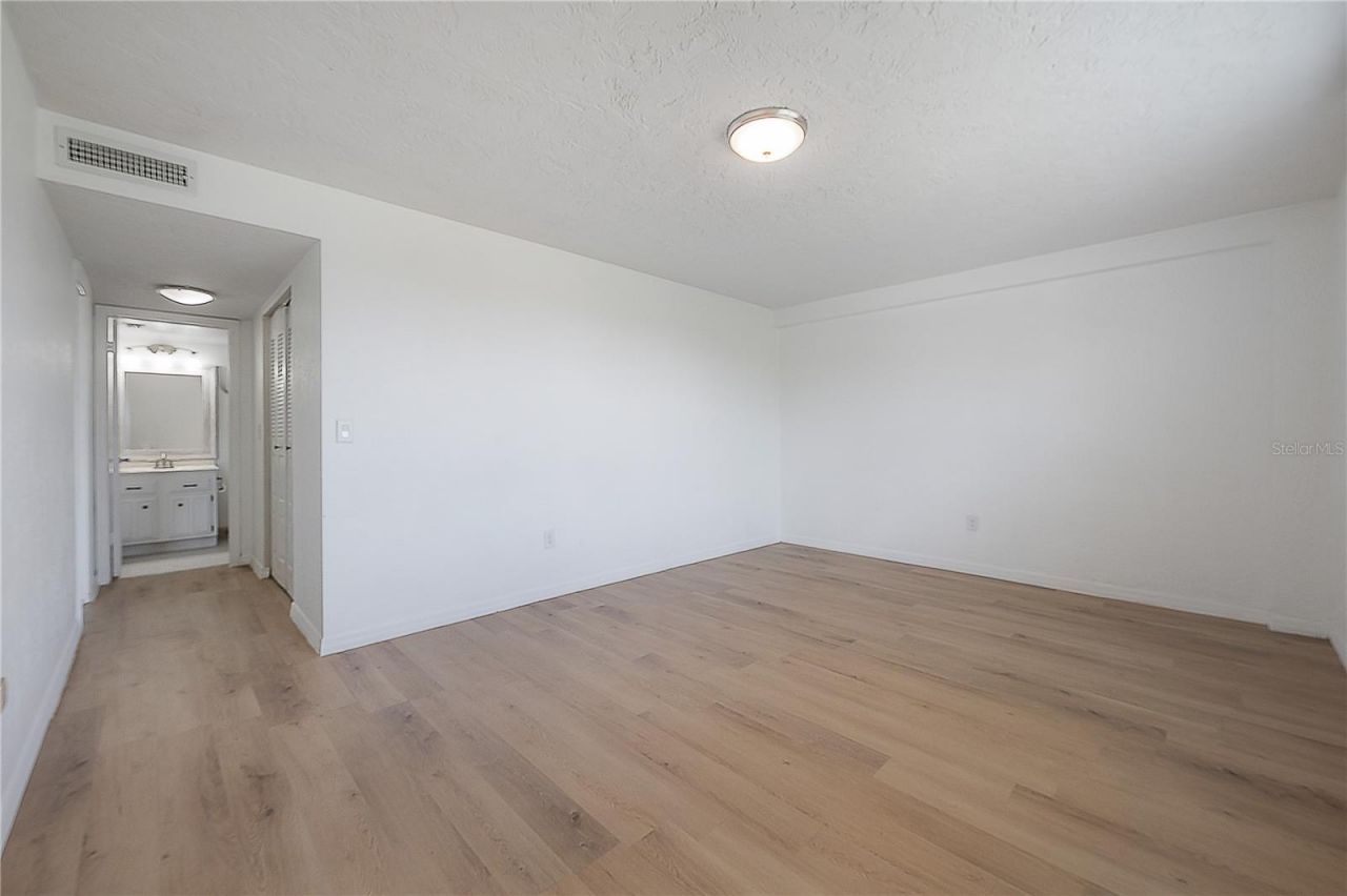 4681 1st Street Ne, Unit 209, Saint Petersburg, FL 33703 Photo