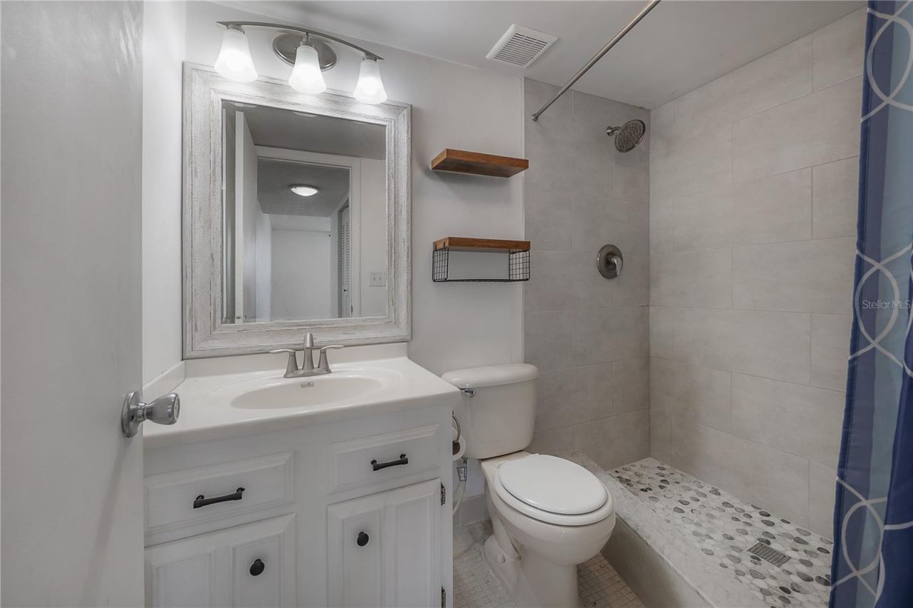 4681 1st Street Ne, Unit 209, Saint Petersburg, FL 33703 Photo