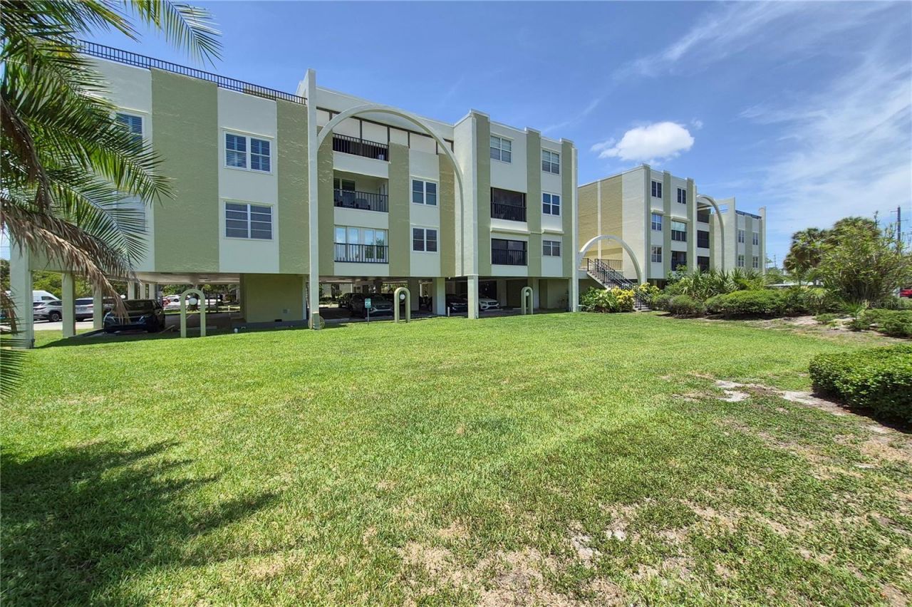 4681 1st Street Ne, Unit 209, Saint Petersburg, FL 33703 Photo