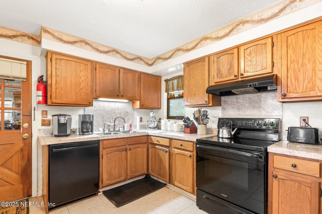 102 Acosta Creek Drive, Satsuma, FL 32189 Photo