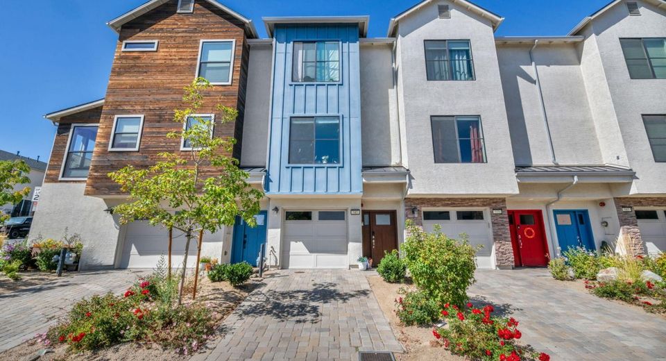 585 Logan Jacob Lane, Reno, NV 89503 Photo