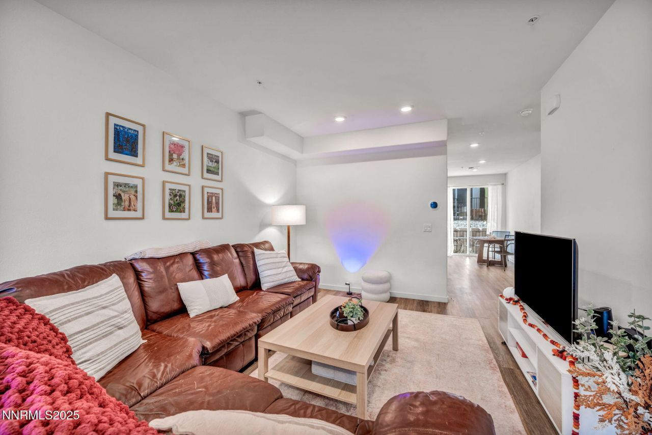 585 Logan Jacob Lane, Reno, NV 89503 Photo