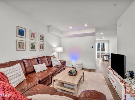 585 Logan Jacob Lane, Reno, NV 89503 Photo