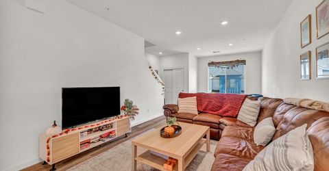 585 Logan Jacob Lane, Reno, NV 89503 Photo