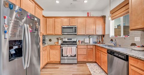 585 Logan Jacob Lane, Reno, NV 89503 Photo