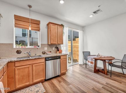 585 Logan Jacob Lane, Reno, NV 89503 Photo
