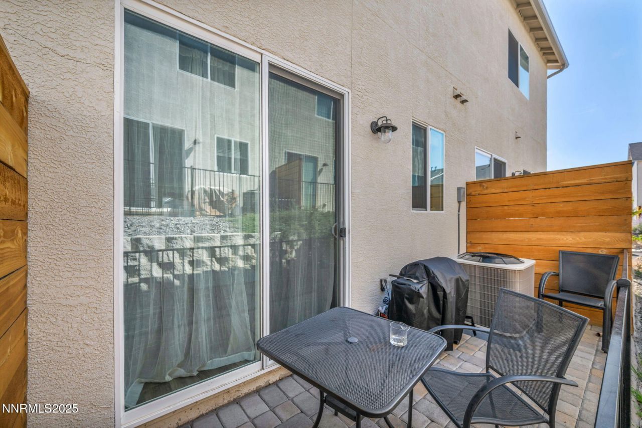 585 Logan Jacob Lane, Reno, NV 89503 Photo
