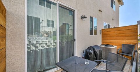 585 Logan Jacob Lane, Reno, NV 89503 Photo