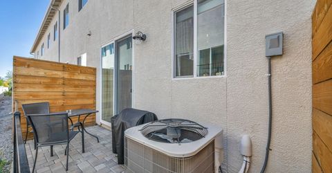 585 Logan Jacob Lane, Reno, NV 89503 Photo