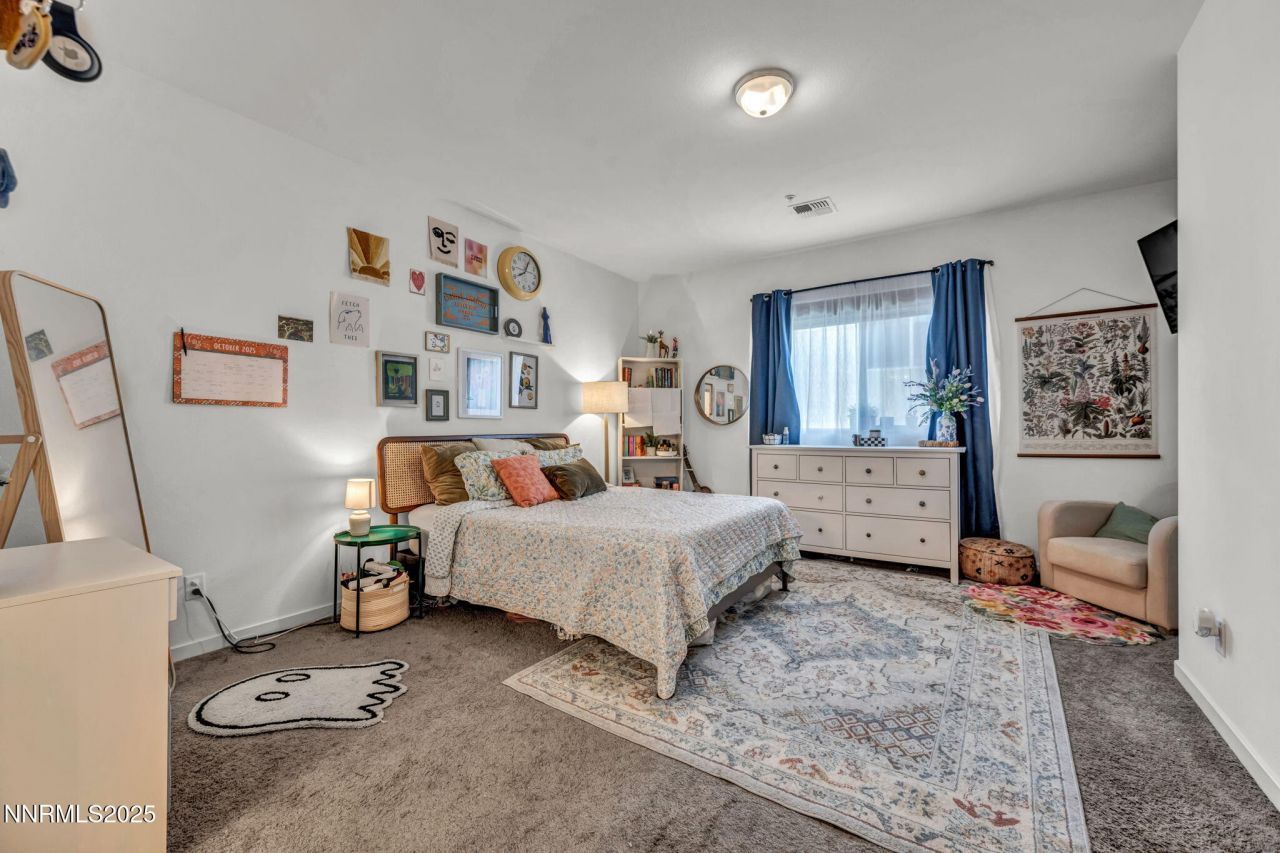585 Logan Jacob Lane, Reno, NV 89503 Photo