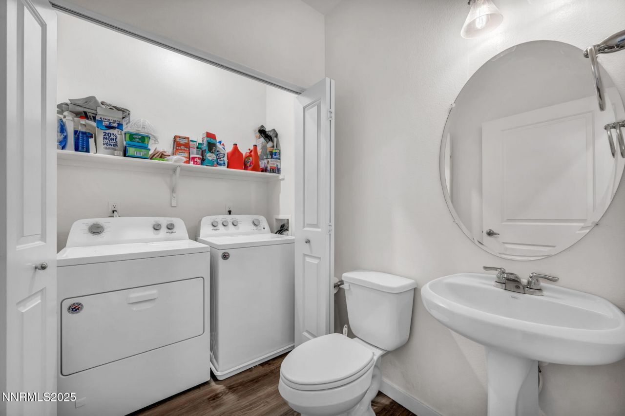 585 Logan Jacob Lane, Reno, NV 89503 Photo