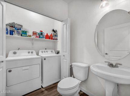 585 Logan Jacob Lane, Reno, NV 89503 Photo