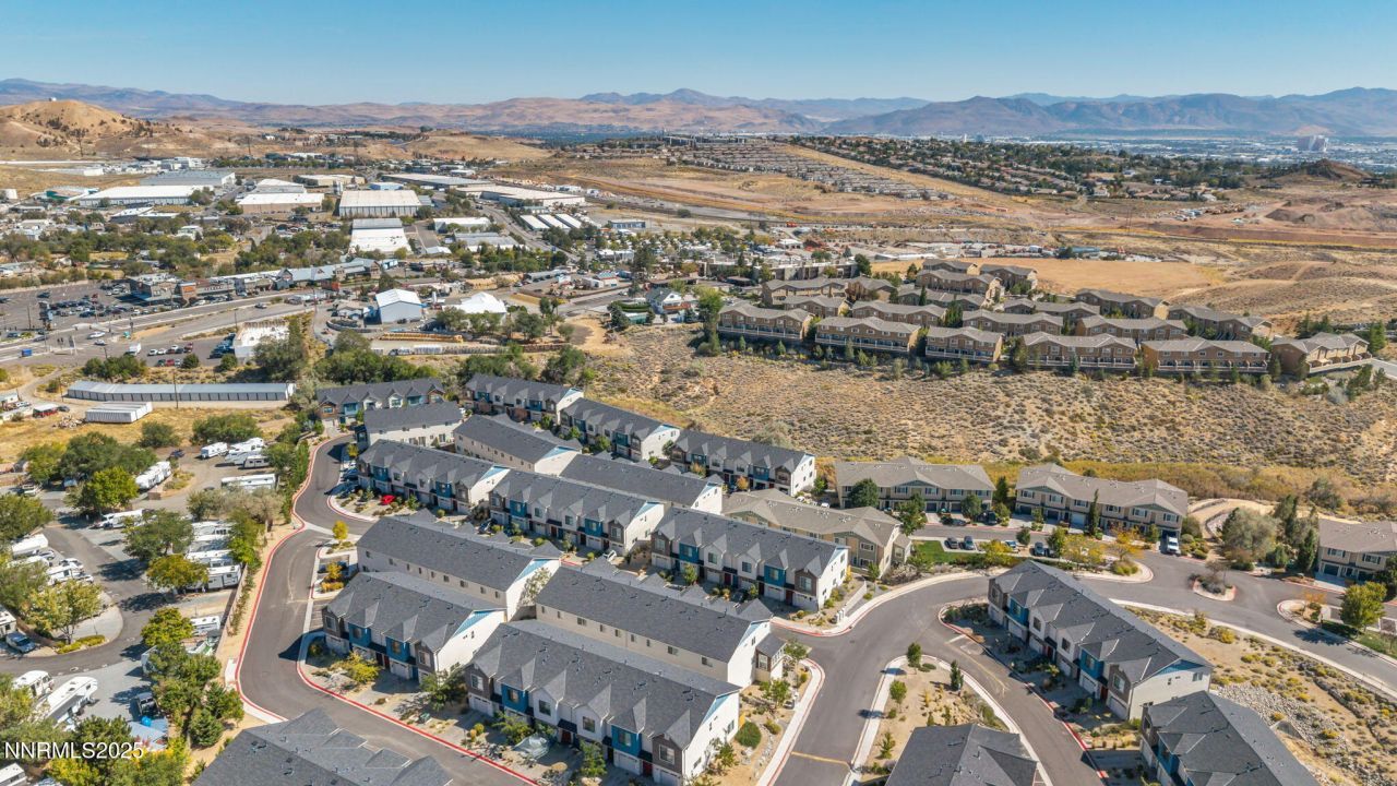 585 Logan Jacob Lane, Reno, NV 89503 Photo