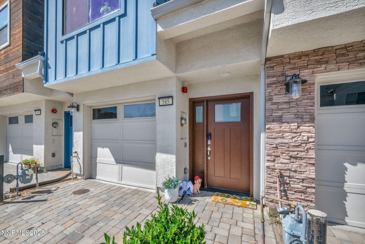 585 Logan Jacob Lane, Reno, NV 89503 Photo
