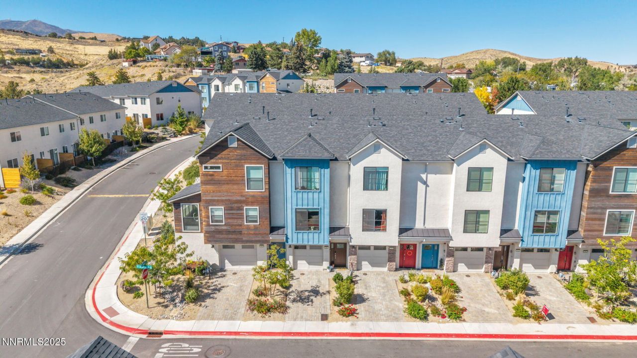 585 Logan Jacob Lane, Reno, NV 89503 Photo